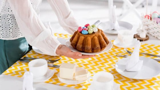 Yellow vinyl tablecloth  | How to Choose the Best Tablecloth Linens for a Catering Service | Bitefull.com