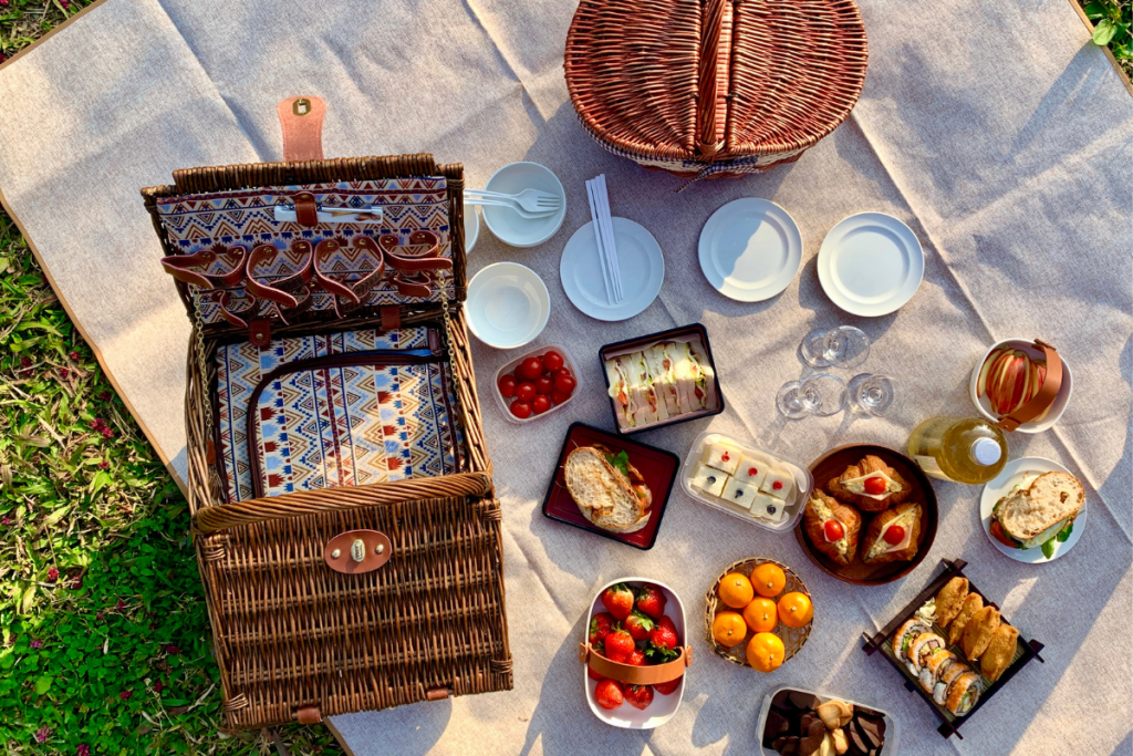 International Picnic Day: Preparing Your Picnic Basket