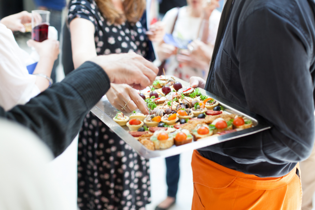 The Benefits Of Hiring A Catering Service For Your Labor Day Picnic